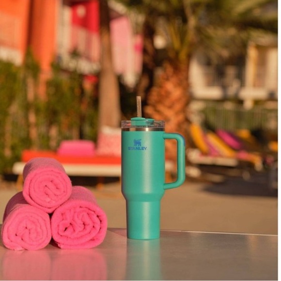 Stanley 40 oz Stainless Steel H2.0 FlowState Quencher Tumbler- Aquamarine - Picture 3 of 3